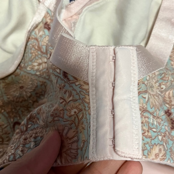 Catherine’s beautiful bra with lace. Size 46DDD - Picture 5 of 10